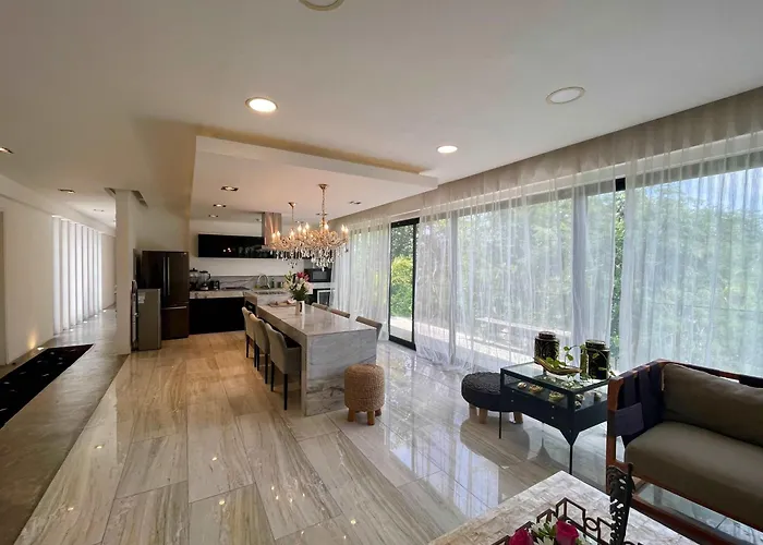 Black House - Modern 3br With Private Pool *